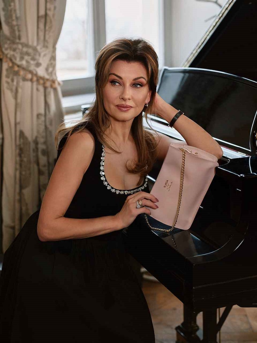 Psaníčka ELEGA by Dana M