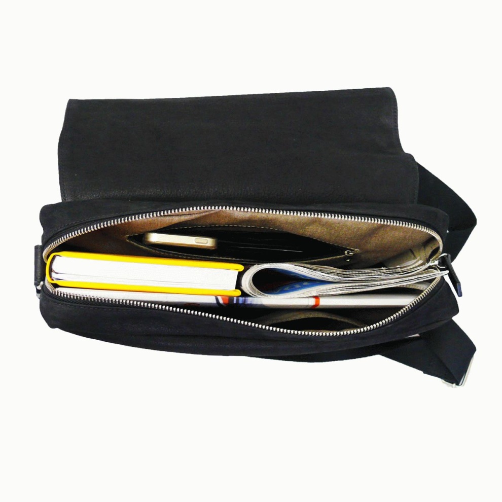 Large messenger bag with flap Andrew black (2)