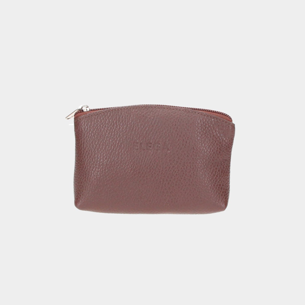 Etuje malá Sammy hnědá