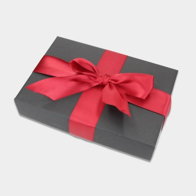 Dárková krabička na malé a středně velké kabelky černá, bordó stuha